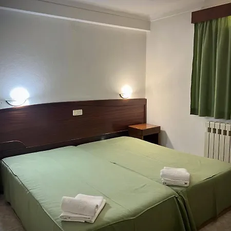 Residencial Casa Velha אורחן